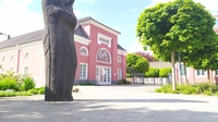 5. schloss oberhausen  gedenkst%c3%a4tte  die trauernde von willy meller 